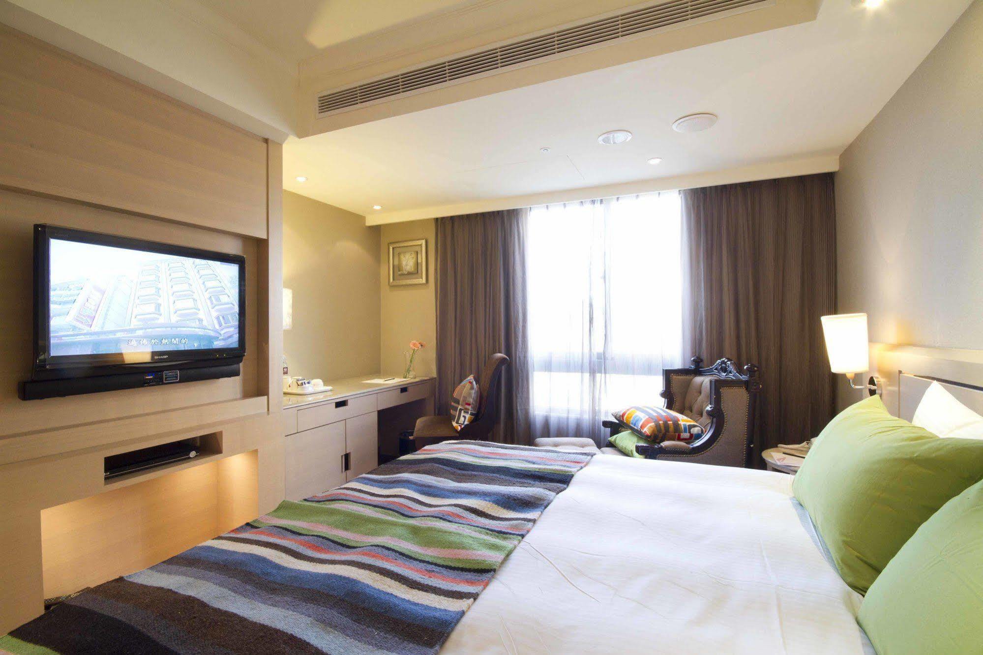 Taichung Charming City Hotel Exteriör bild