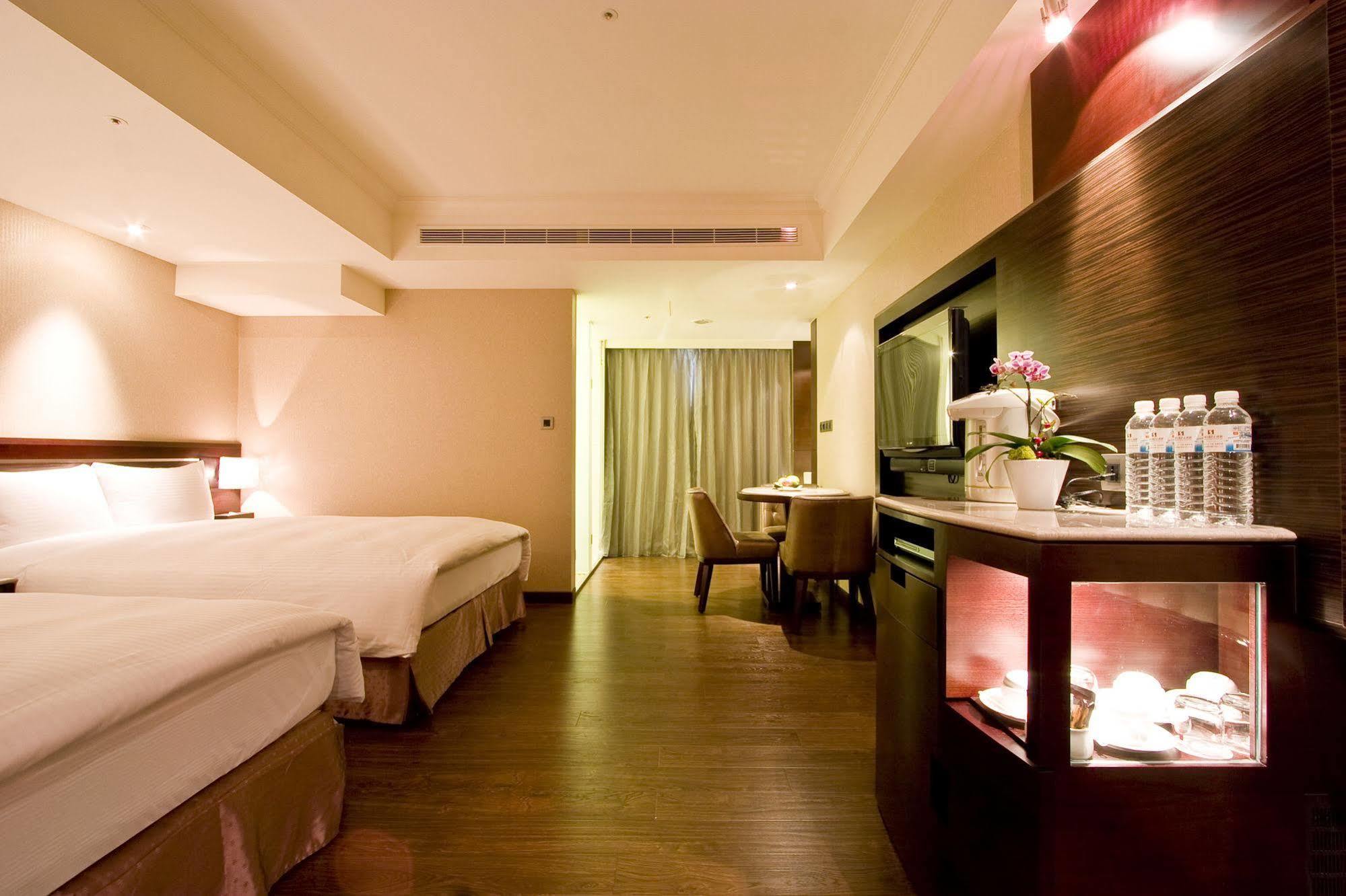 Taichung Charming City Hotel Exteriör bild